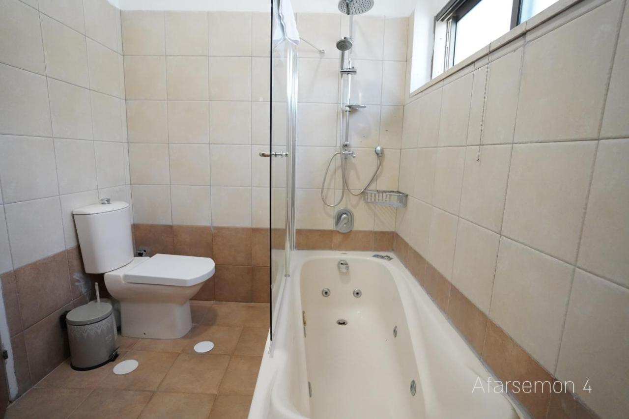 Yalarent Afarsemon Apartments With Pool - For Families & Couples Eilat Eksteriør bilde