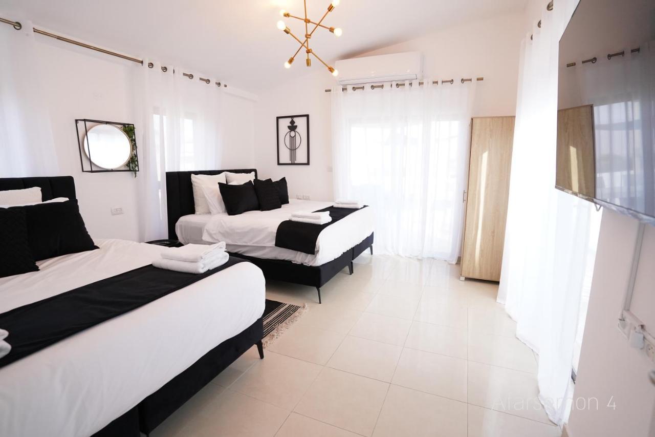 Yalarent Afarsemon Apartments With Pool - For Families & Couples Eilat Eksteriør bilde