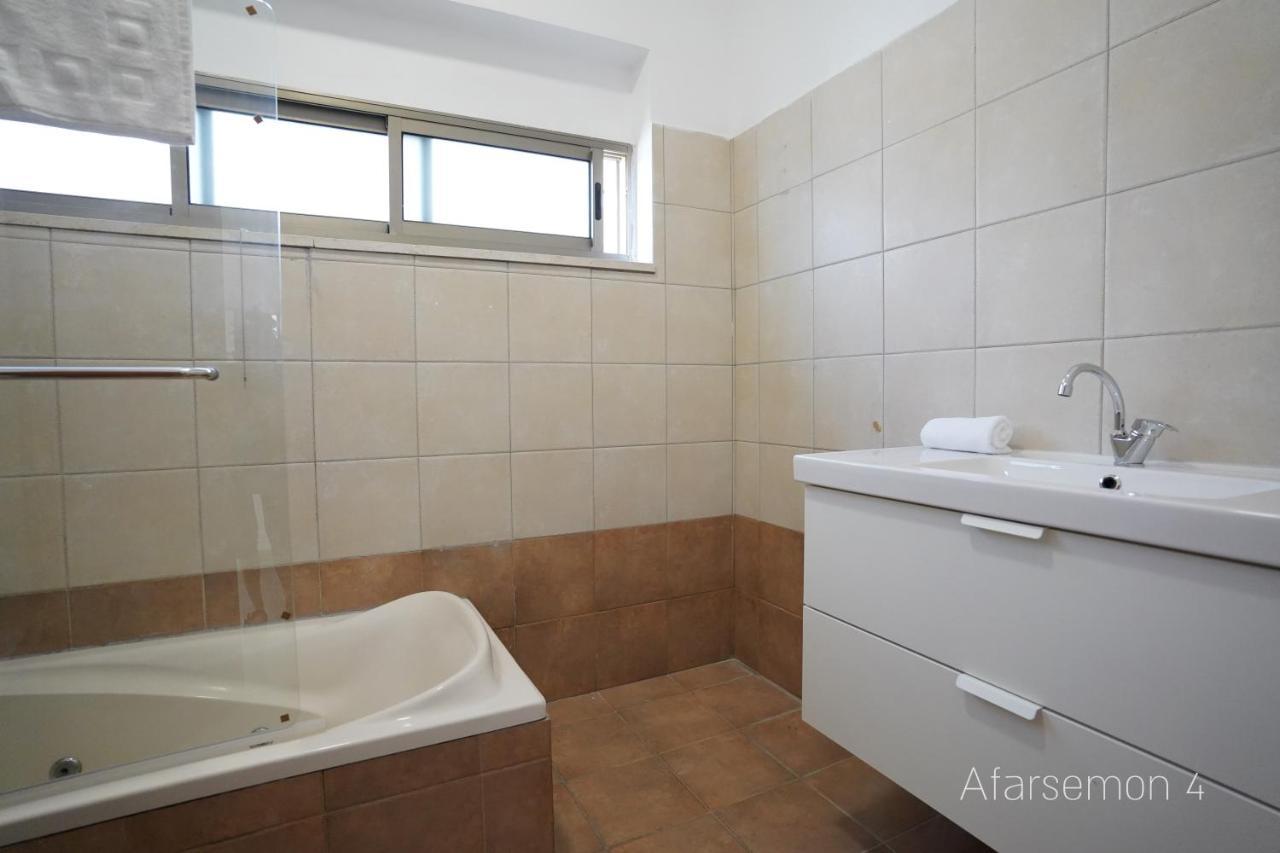 Yalarent Afarsemon Apartments With Pool - For Families & Couples Eilat Eksteriør bilde